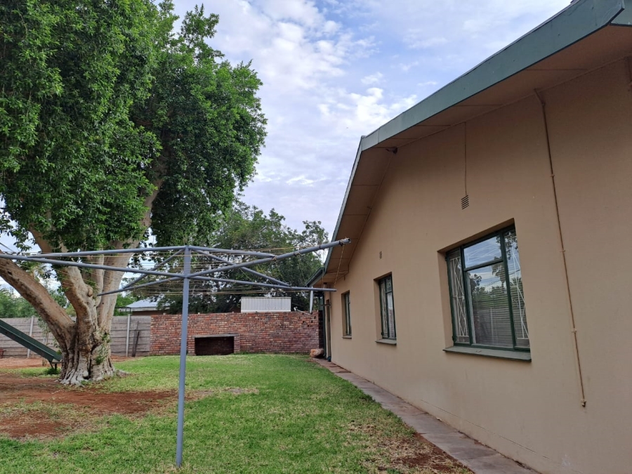 3 Bedroom Property for Sale in Flora Park Northern Cape